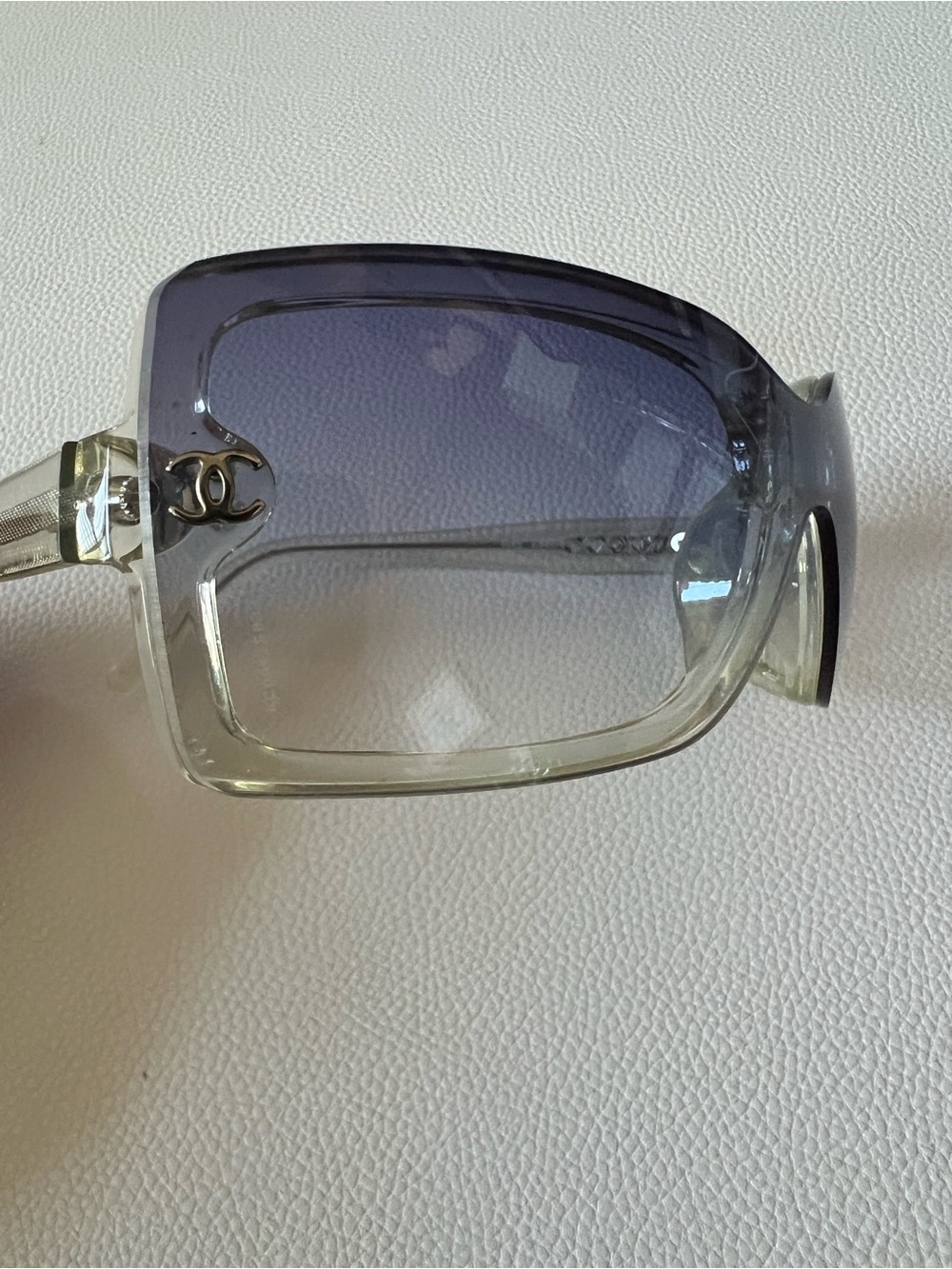 Authentic used Woman Chanel Sunglasse - Picture 8 of 11